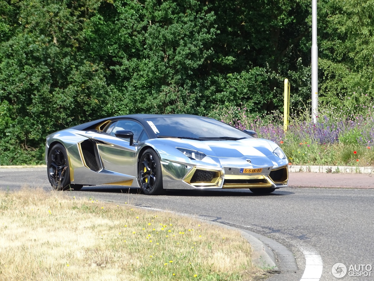 Lamborghini Aventador LP700-4