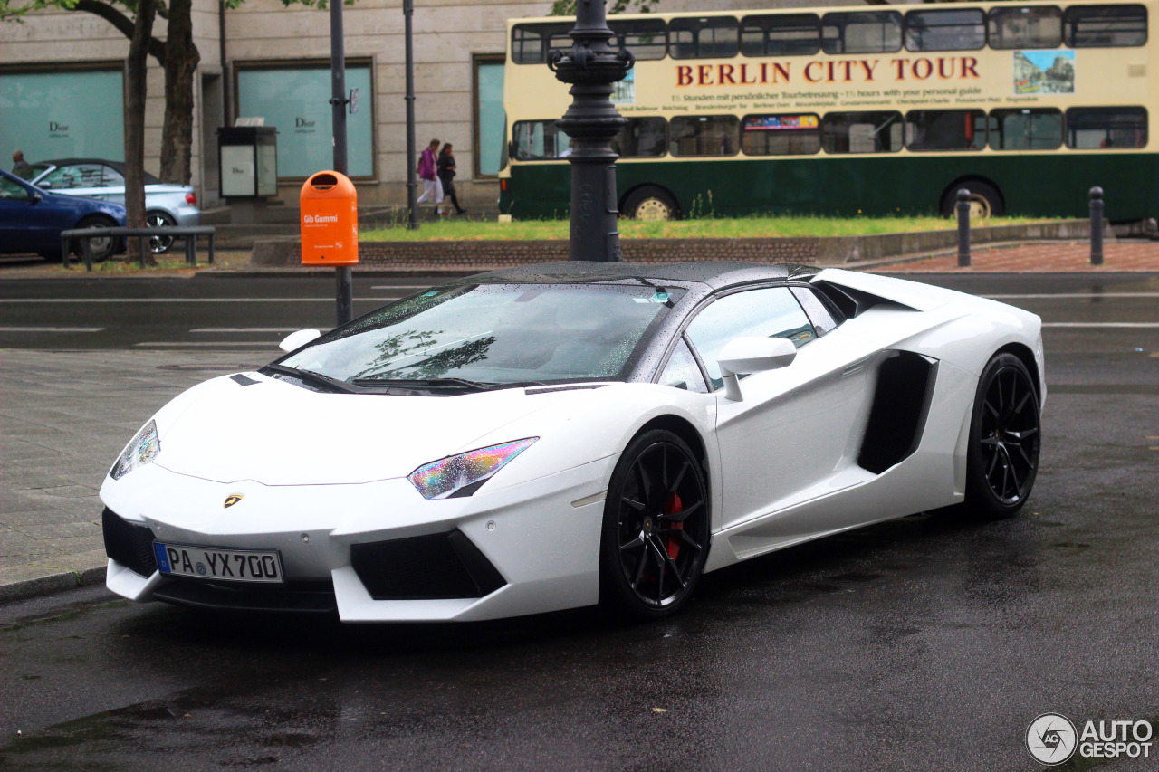 Lamborghini Aventador LP700-4 Roadster