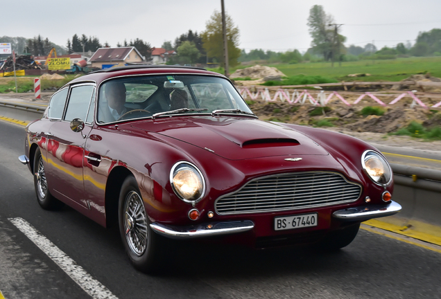 Aston Martin DB6 Vantage MKI