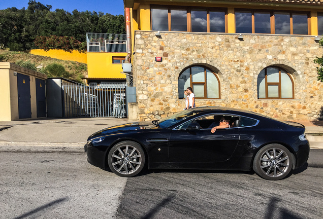 Aston Martin V8 Vantage 2012