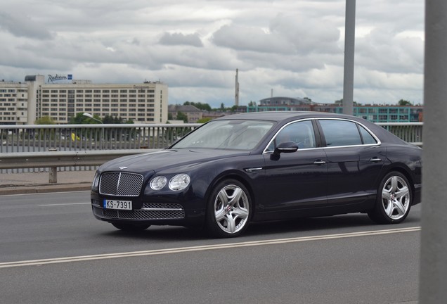 Bentley Flying Spur V8