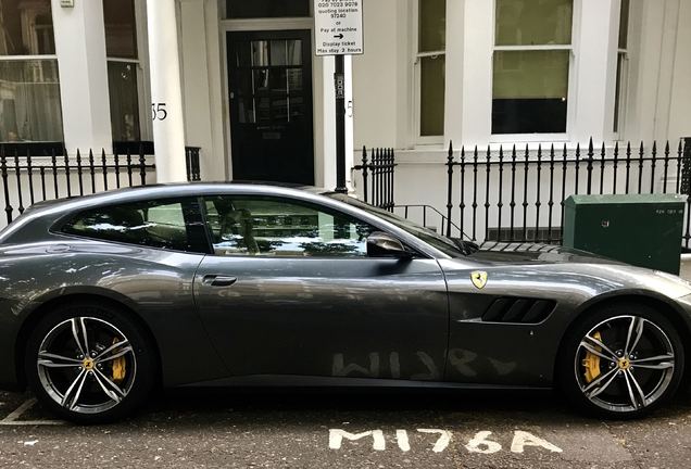 Ferrari GTC4Lusso