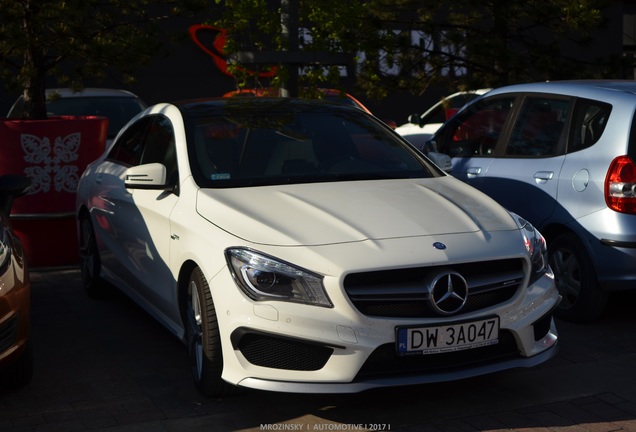 Mercedes-Benz CLA 45 AMG C117