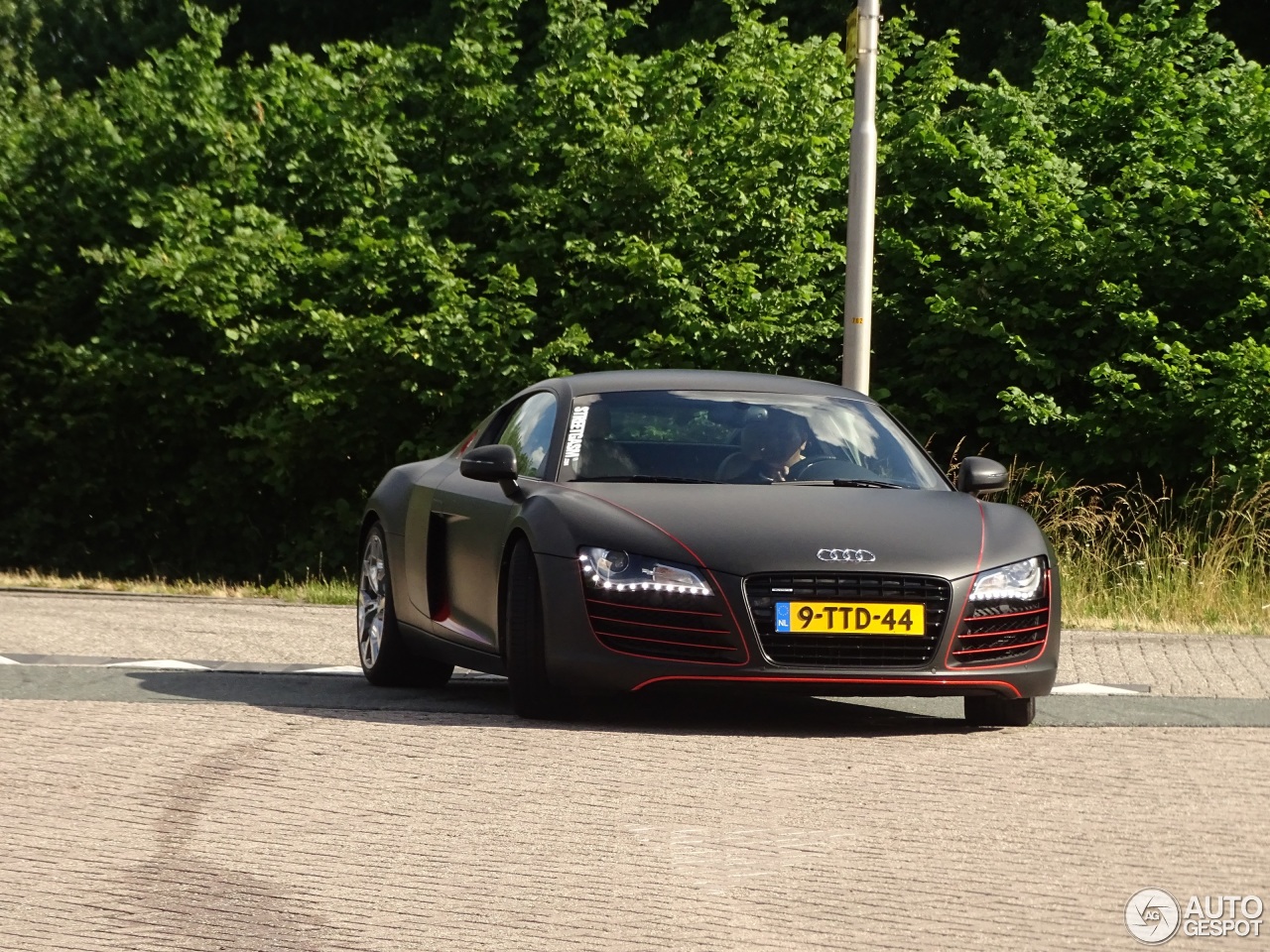 Audi R8