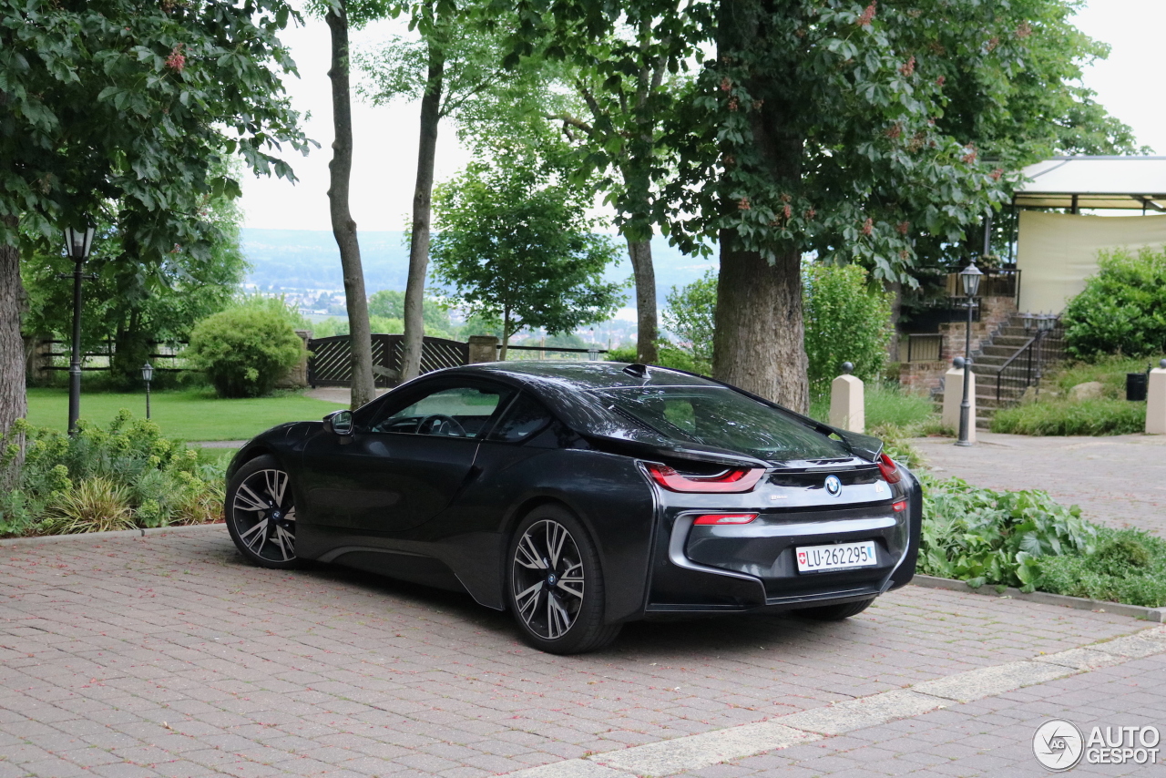 BMW i8