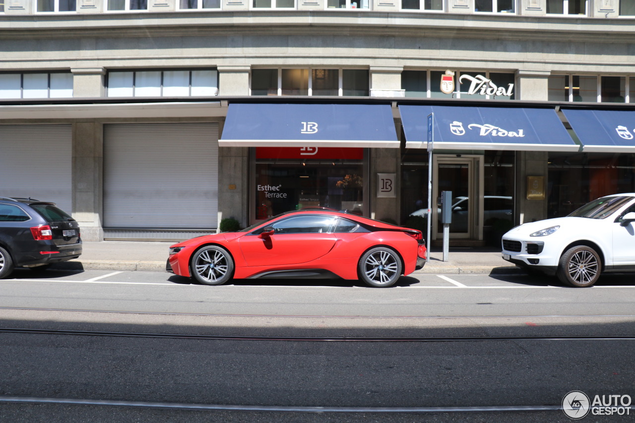 BMW i8 Protonic Red Edition