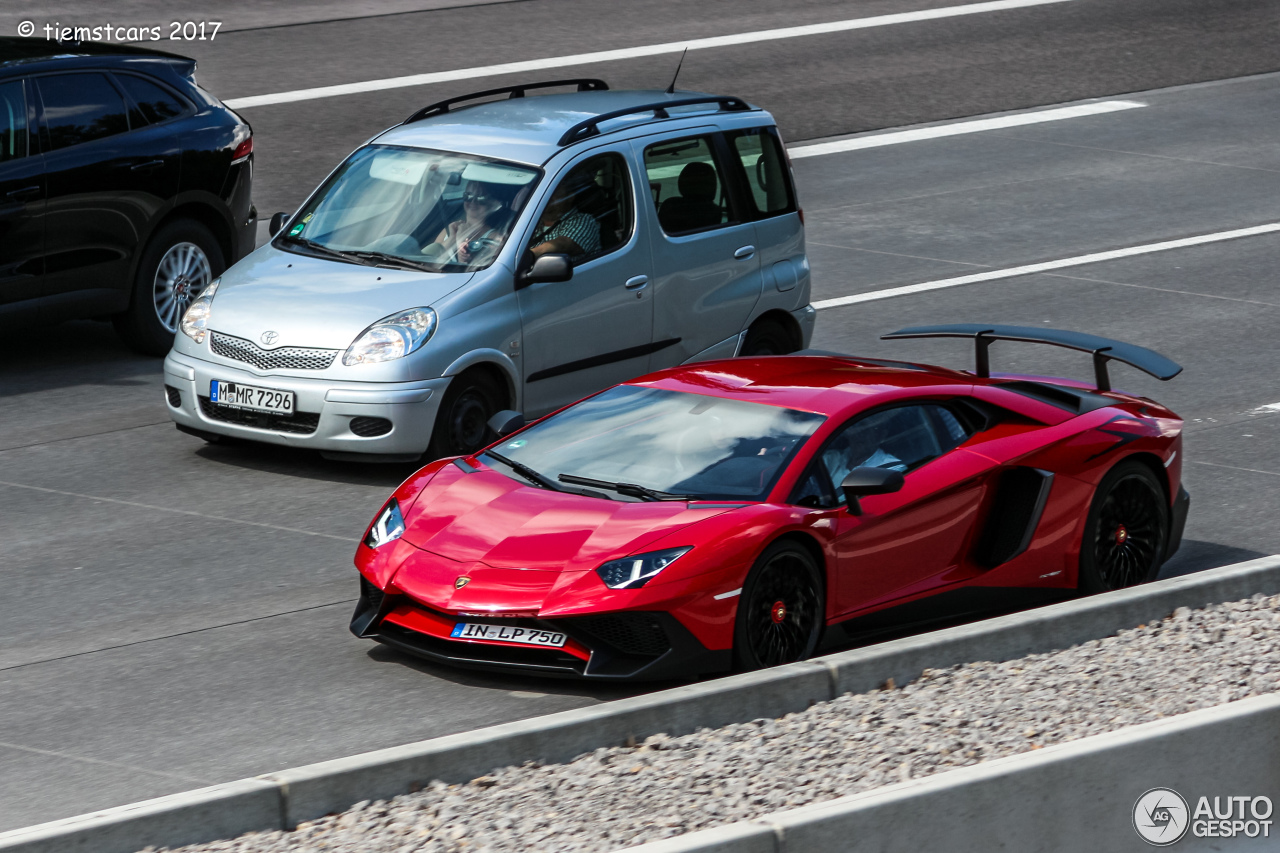 Lamborghini Aventador LP750-4 SuperVeloce