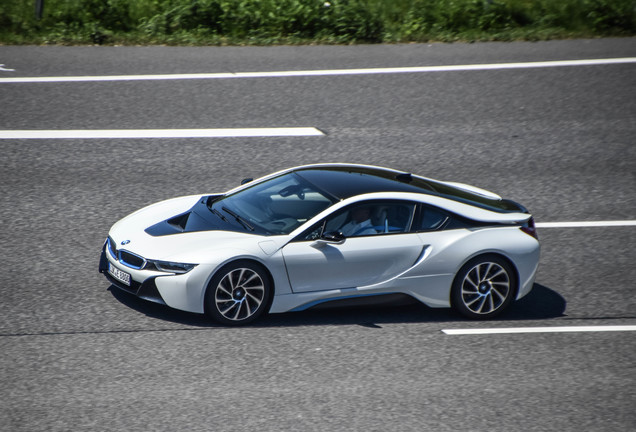 BMW i8