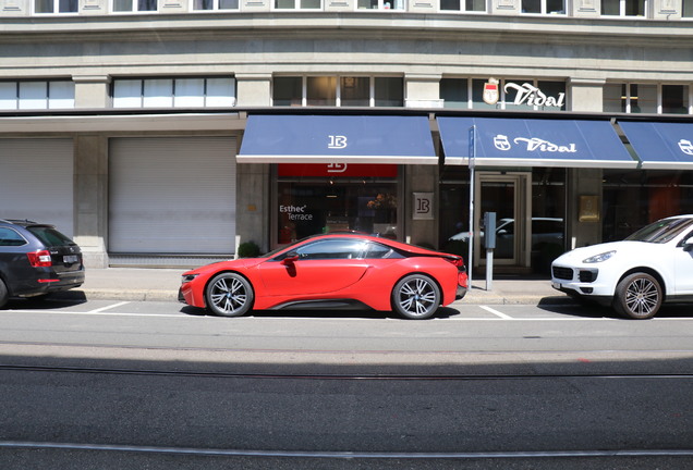 BMW i8 Protonic Red Edition