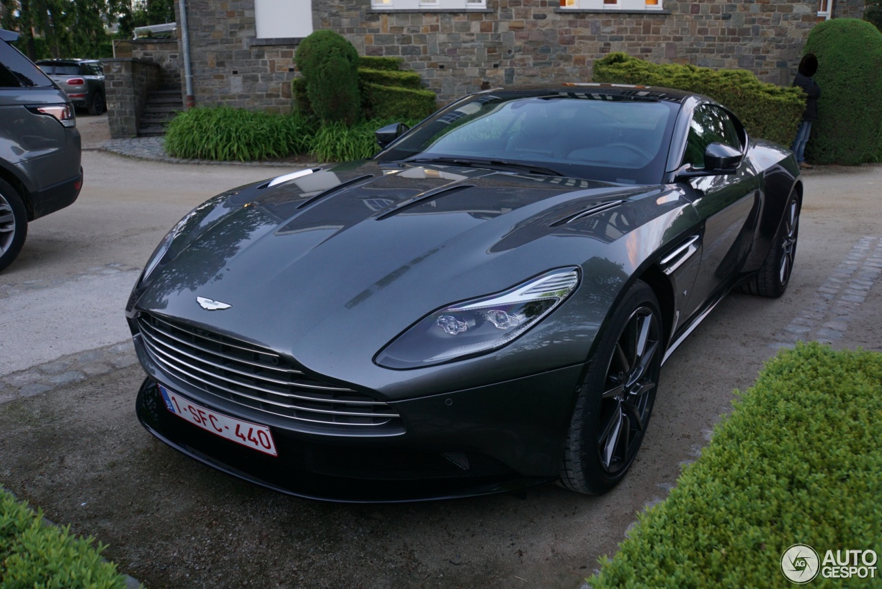 Aston Martin DB11