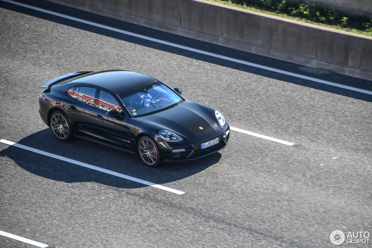 Porsche 971 Panamera Turbo