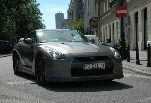 Nissan GT-R