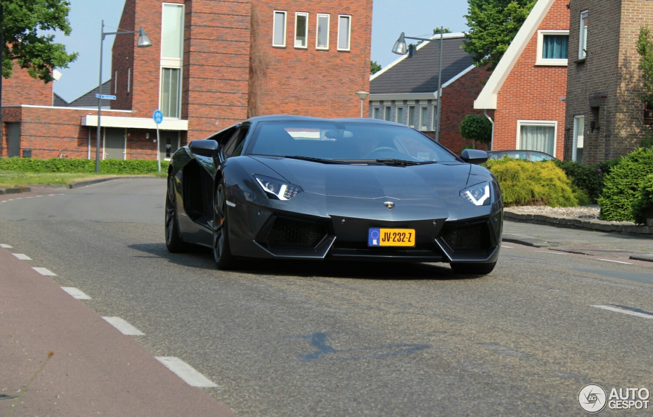 Lamborghini Aventador LP700-4 Roadster