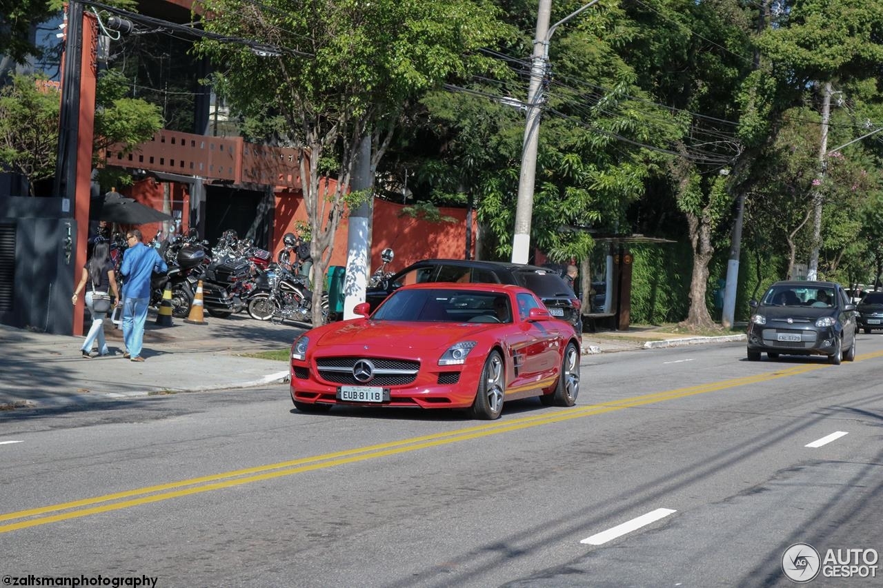 Mercedes-Benz SLS AMG