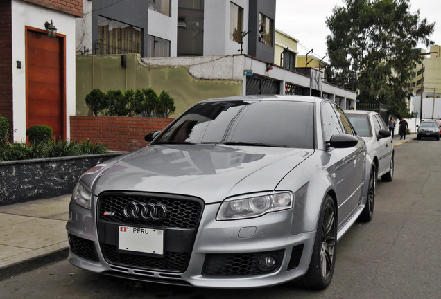 Audi RS4 Sedan