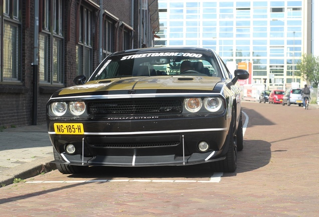 Dodge Challenger SRT-8