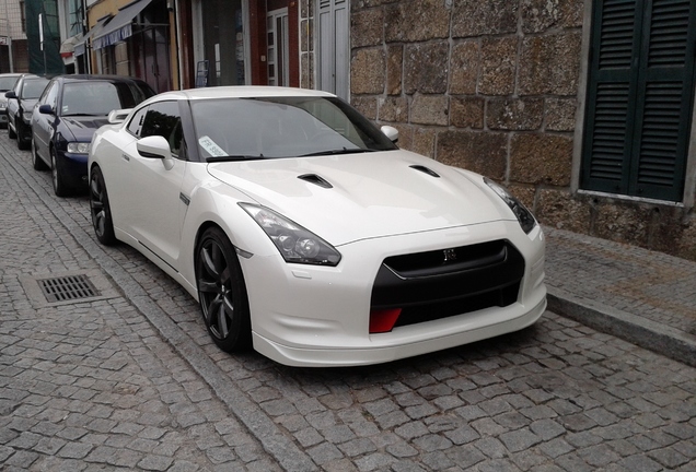 Nissan GT-R