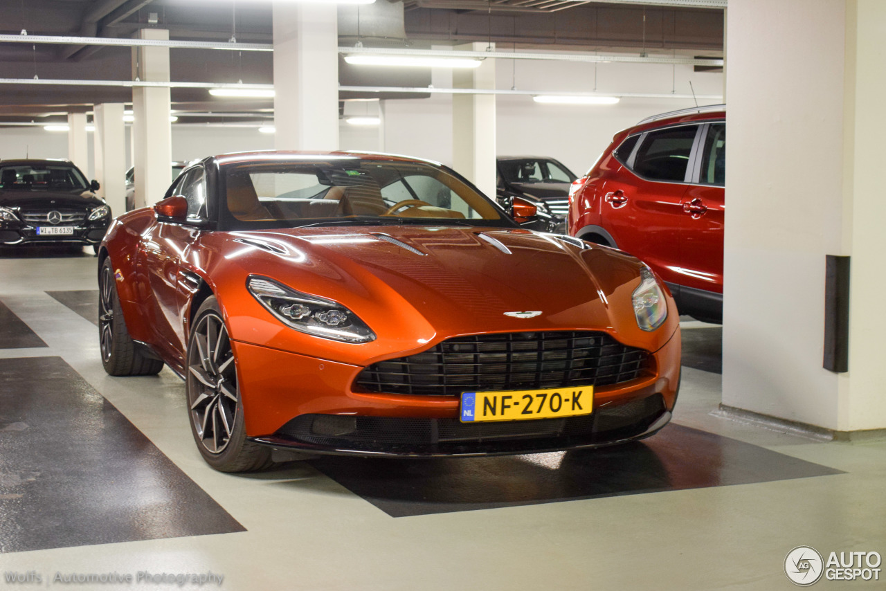 Aston Martin DB11