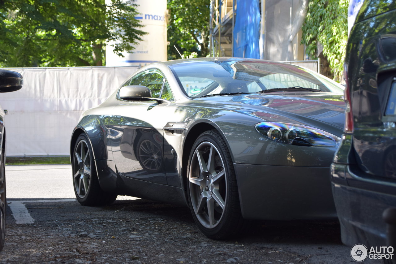 Aston Martin V8 Vantage