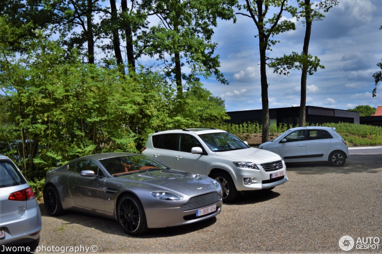 Aston Martin V8 Vantage