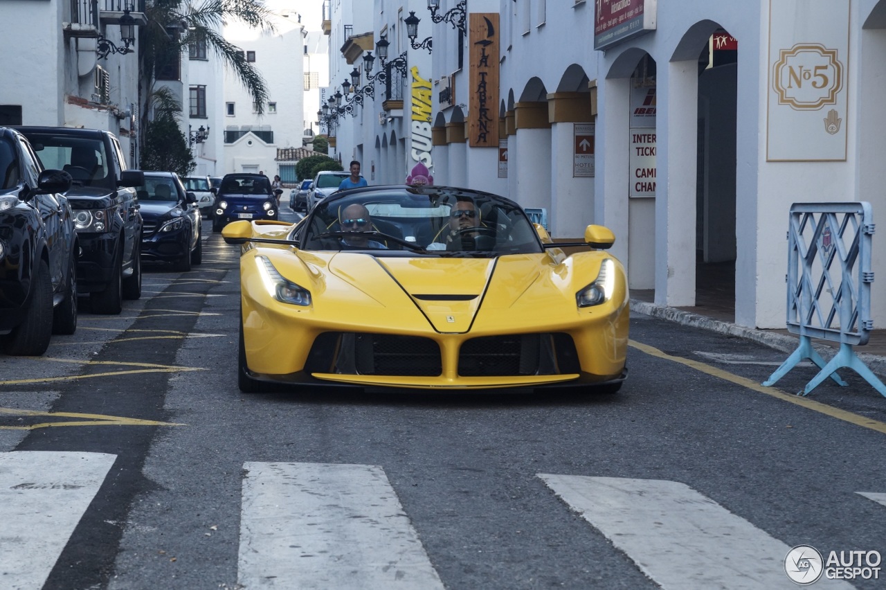 Ferrari LaFerrari Aperta