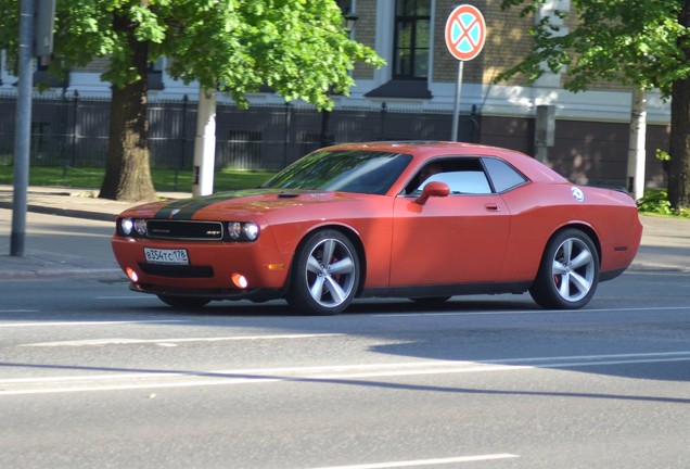 Dodge Challenger SRT-8