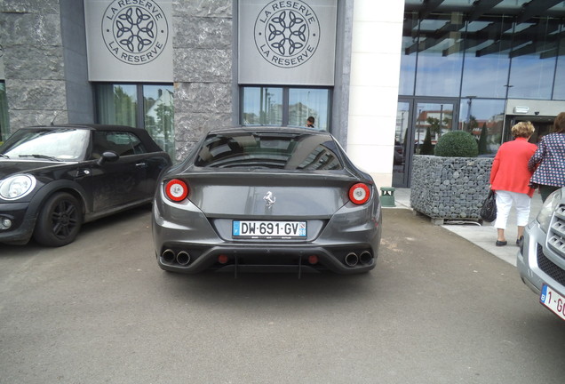 Ferrari FF