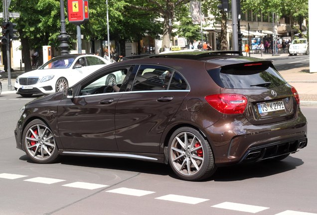 Mercedes-AMG A 45 W176 2015