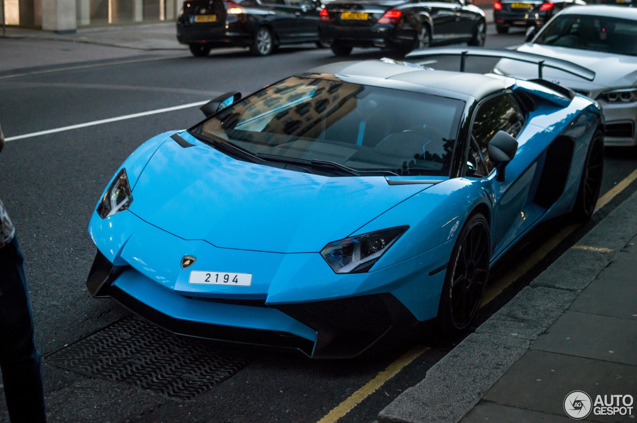 Lamborghini Aventador LP750-4 SuperVeloce Roadster