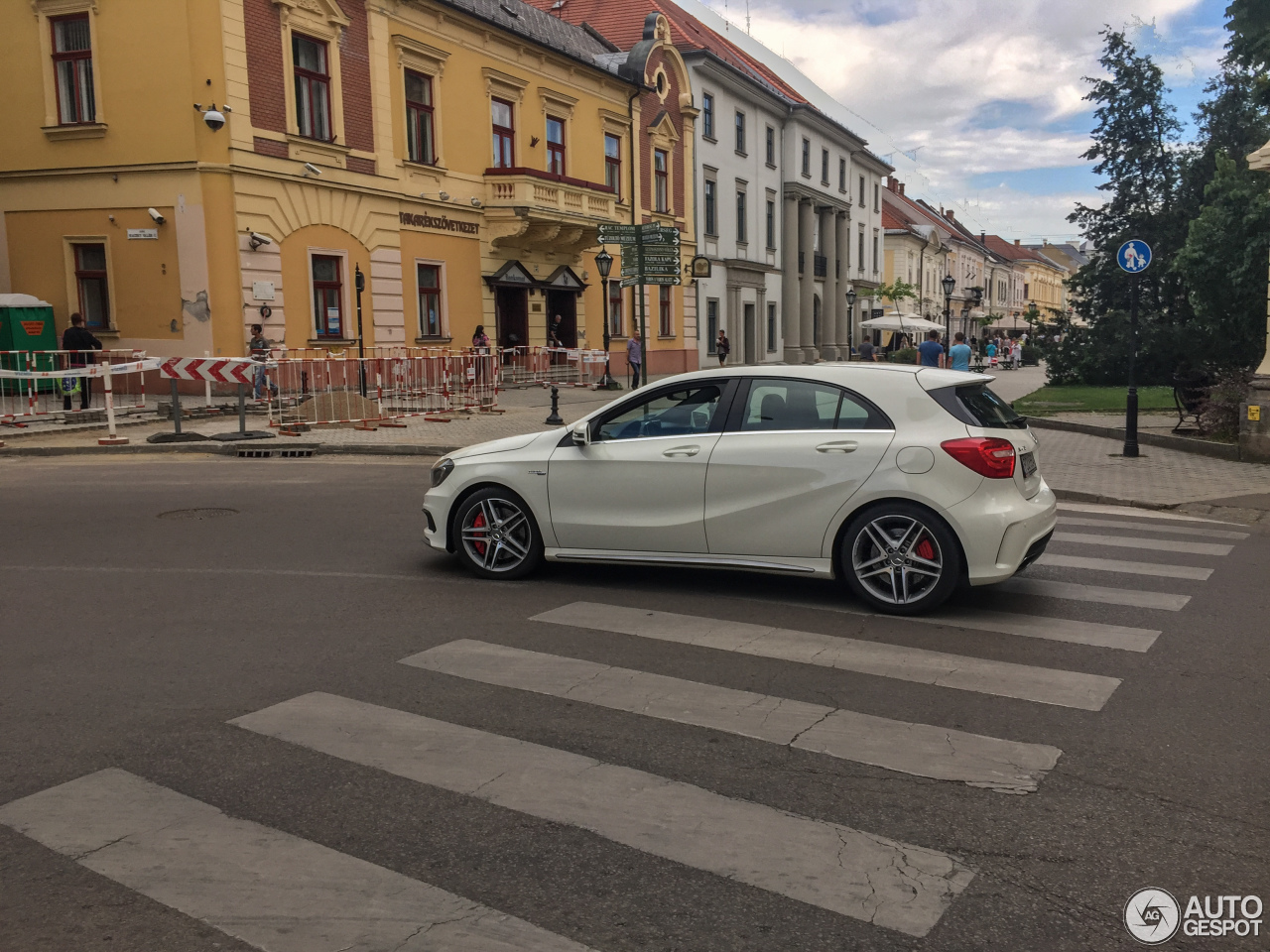 Mercedes-Benz A 45 AMG