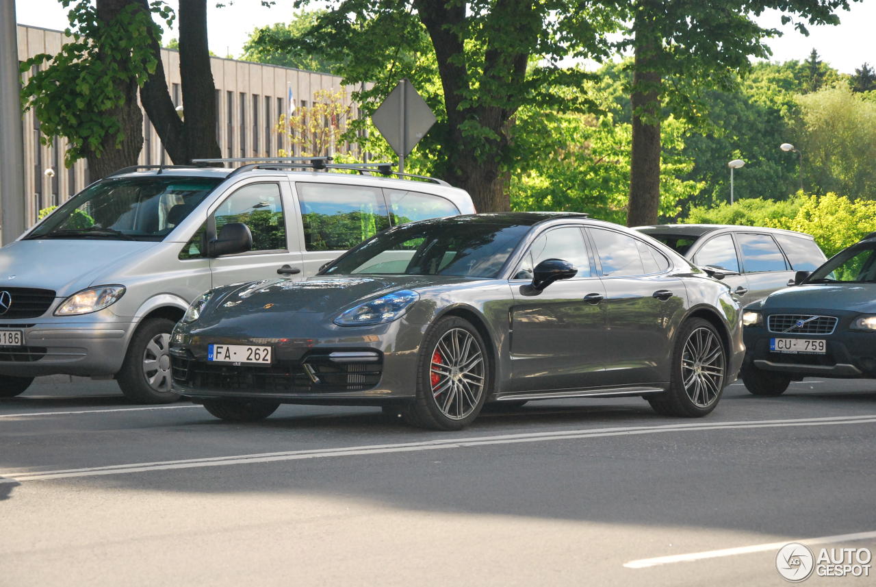 Porsche 971 Panamera Turbo