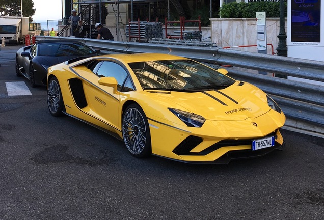 Lamborghini Aventador S LP740-4