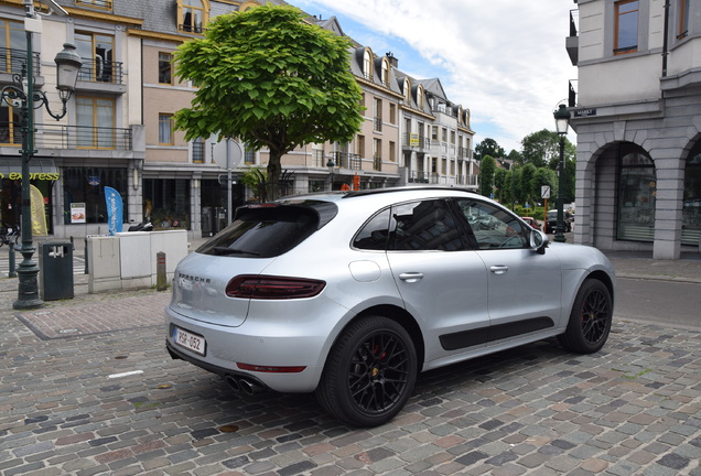 Porsche 95B Macan GTS