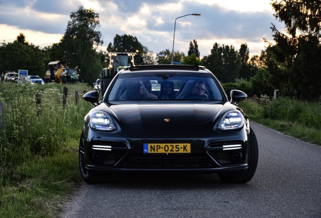 Porsche 971 Panamera Turbo