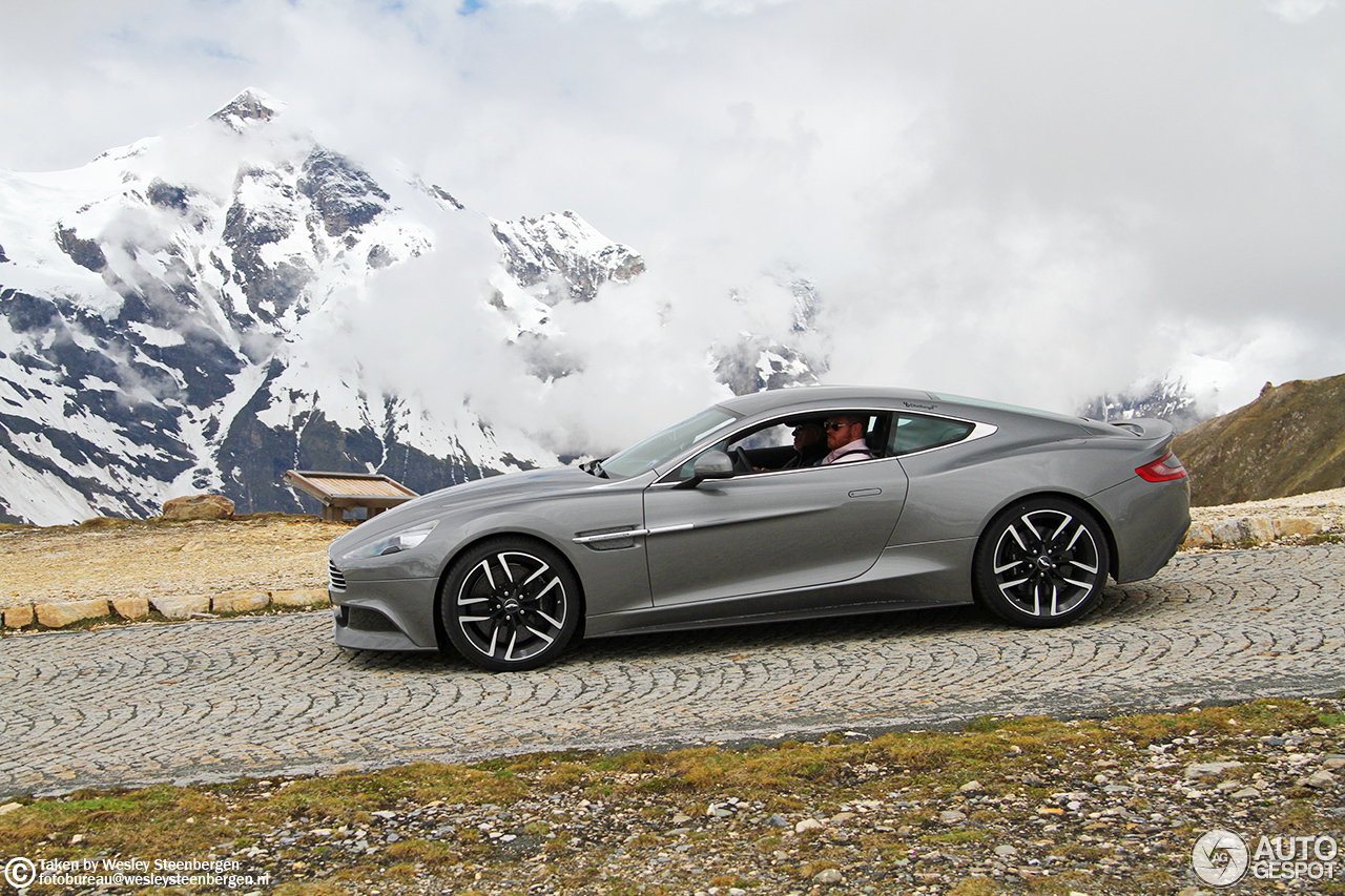 Aston Martin Vanquish 2013