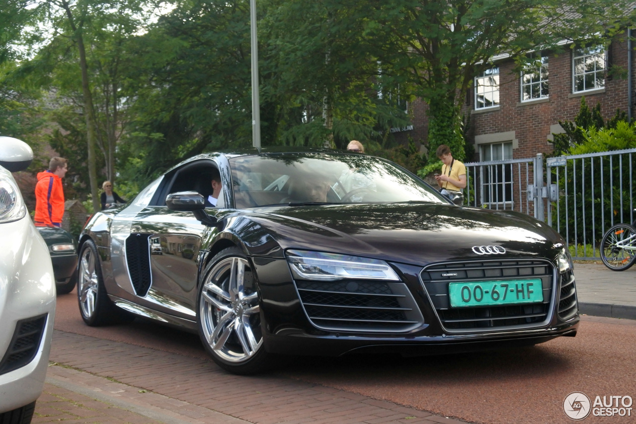 Audi R8 V10 Plus 2013