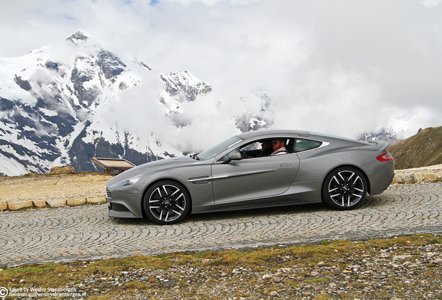 Aston Martin Vanquish 2013