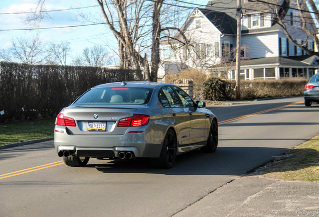 BMW M5 F10 2011