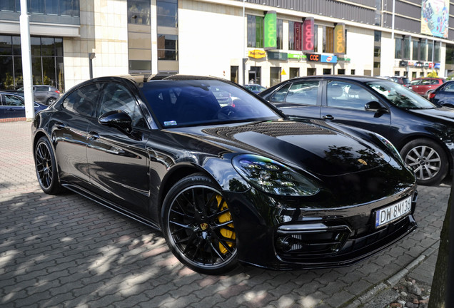 Porsche 971 Panamera Turbo