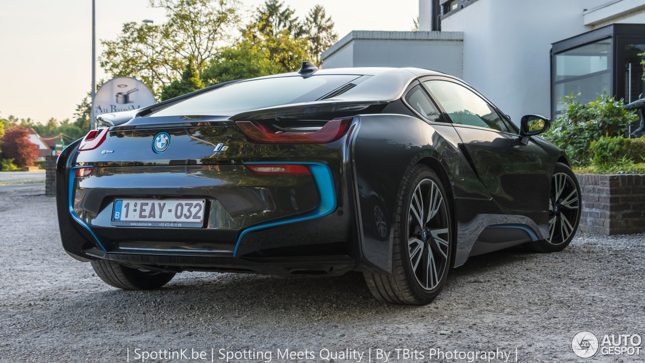 BMW i8