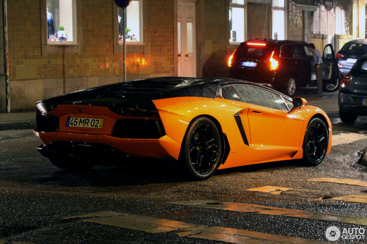 Lamborghini Aventador LP700-4