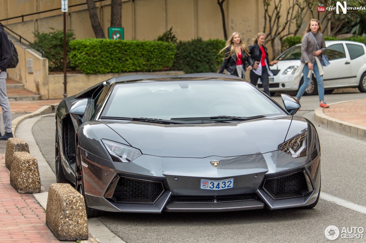 Lamborghini Aventador LP700-4 Roadster