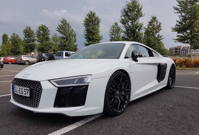 Audi R8 V10 Plus 2015