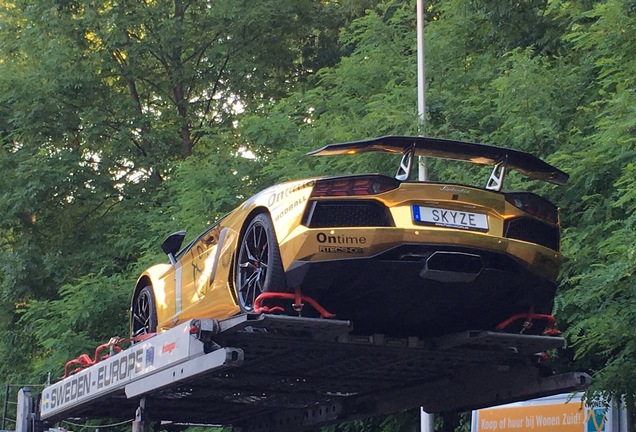 Lamborghini Aventador LP700-4 Roadster