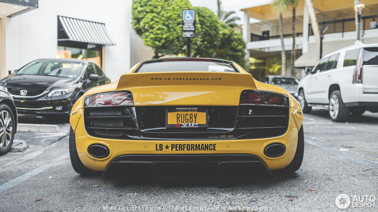 Audi R8 V10 Liberty Walk Widebody