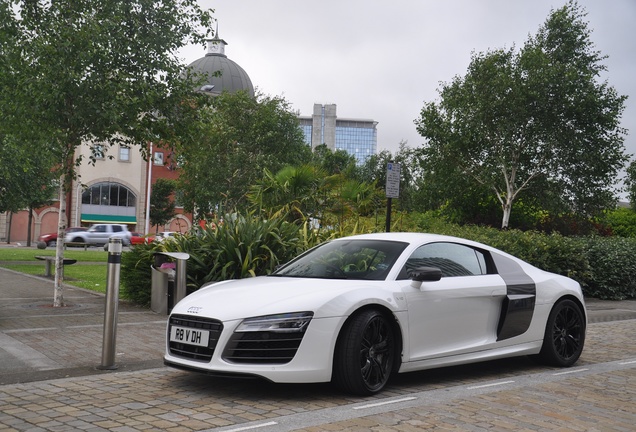 Audi R8 V10 Plus 2013