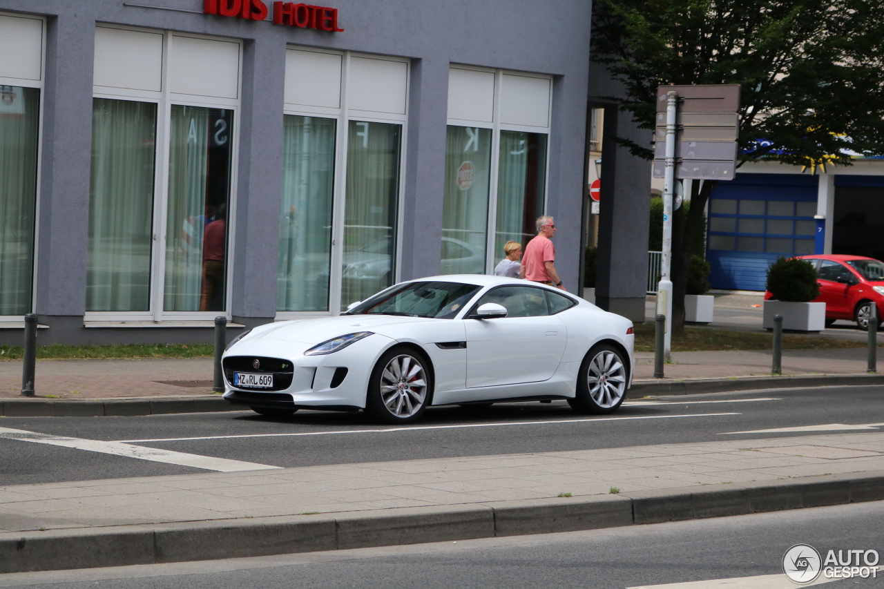 Jaguar F-TYPE R AWD Coupé