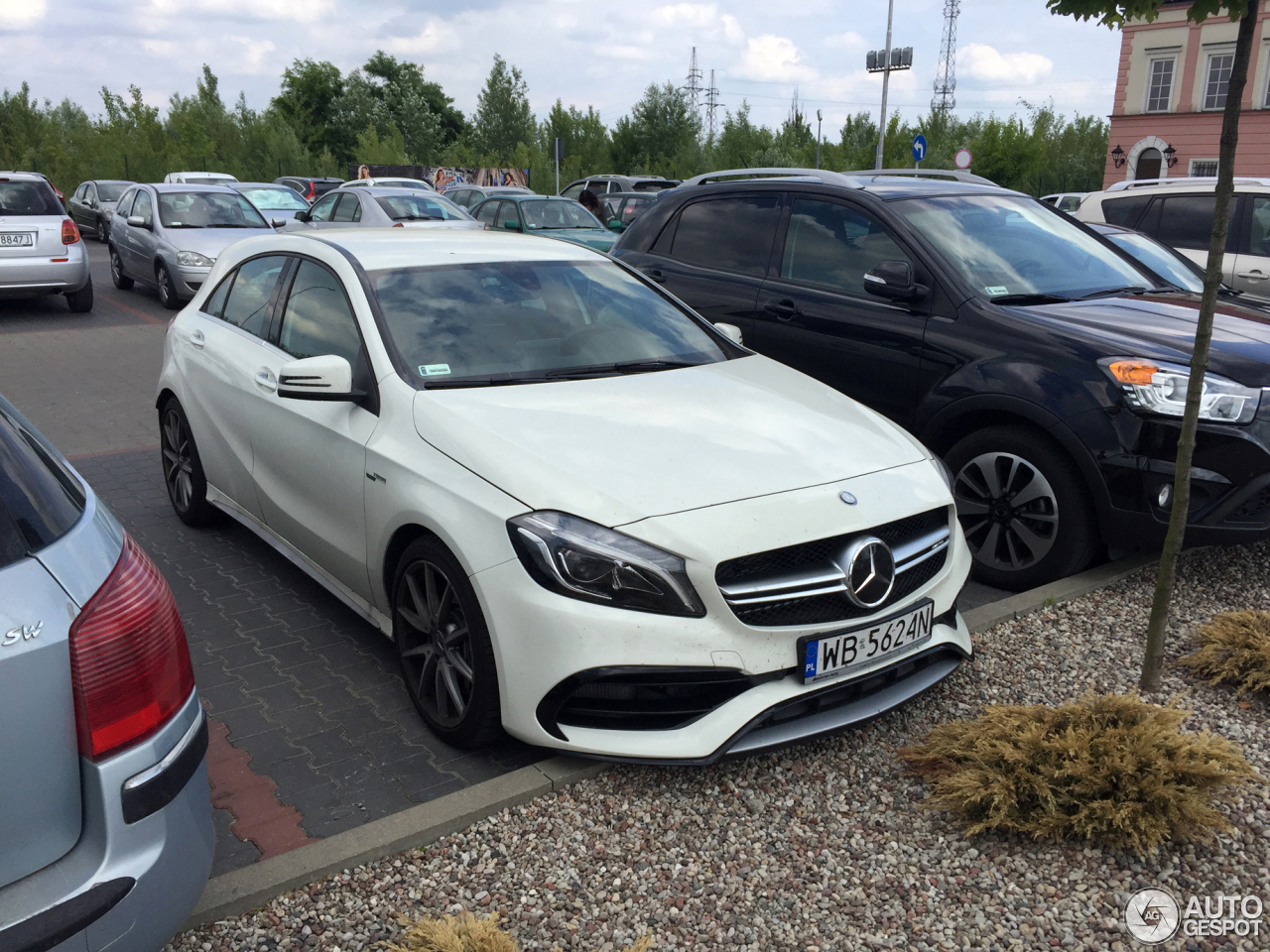 Mercedes-AMG A 45 W176 2015