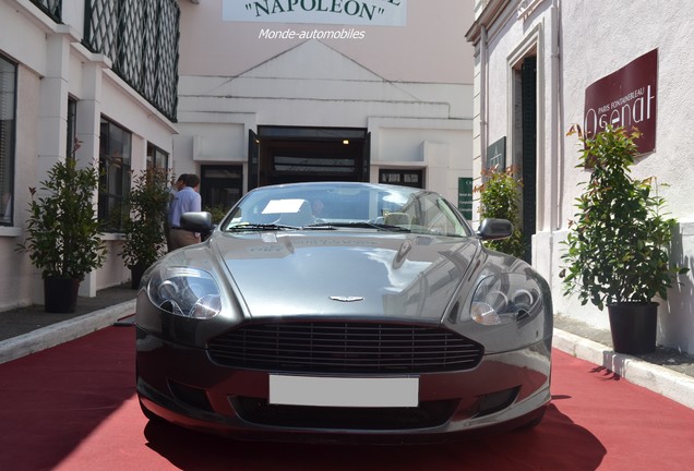 Aston Martin DB9 Volante