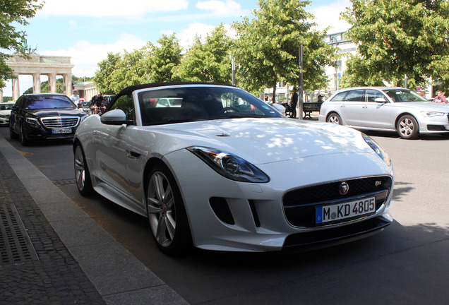 Jaguar F-TYPE S AWD Convertible